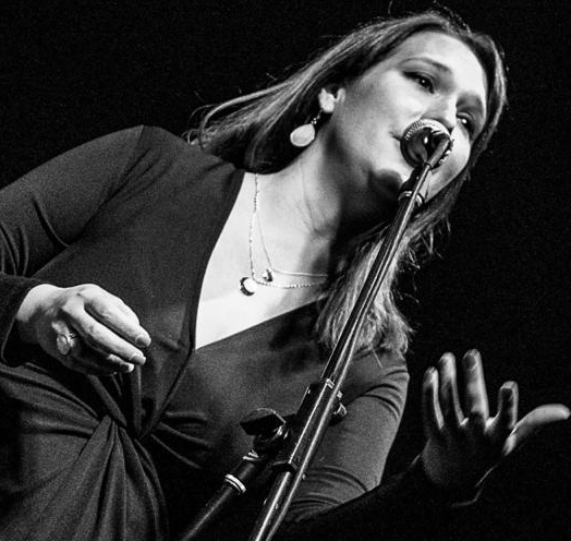 MÓNICA ZULOAGA & KM BIG BAND